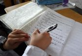 山东中小学办学新规将至 能否解家长“作业之痛”