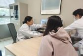 30岁女子沉迷奶茶喝出糖尿病，左眼近乎失明！南昌爱尔助其重获光明