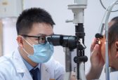 视物模糊、扭曲？东莞爱尔眼科医院为多名高龄黄斑变性老人实施微创眼内注药，视力明显改善