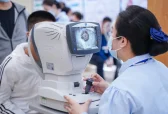 6岁娃屡破密码偷玩手机查出近视散光，东莞爱尔眼科为其制定个性化干预方案