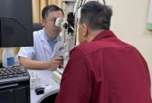 2200度超高度近视合并白内障，谭泳昌团队实施飞秒激光手术助七旬老人重获清晰视力