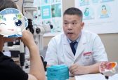 ​11岁少年患先天性白内障失明两年，东莞爱尔眼科3D导航白内障手术让他重见清晰世界
