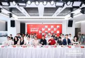 成都艺星尤军院长怎么样？从《微整形注射并发症》副主编身份看童颜注射的安全底线